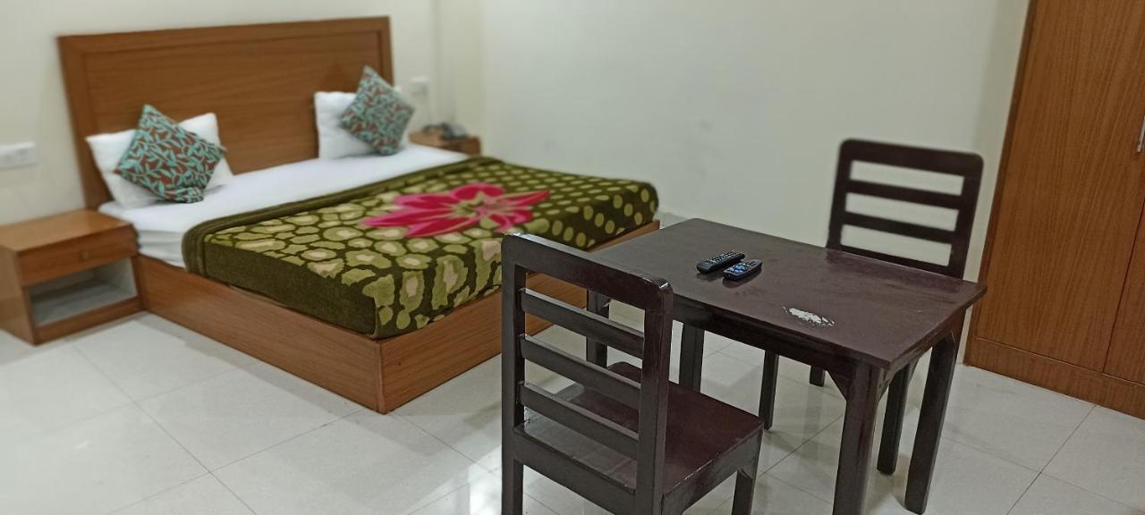 Hotel Star Light New Delhi Luaran gambar